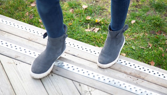 Skridsikringsliste i metalplade